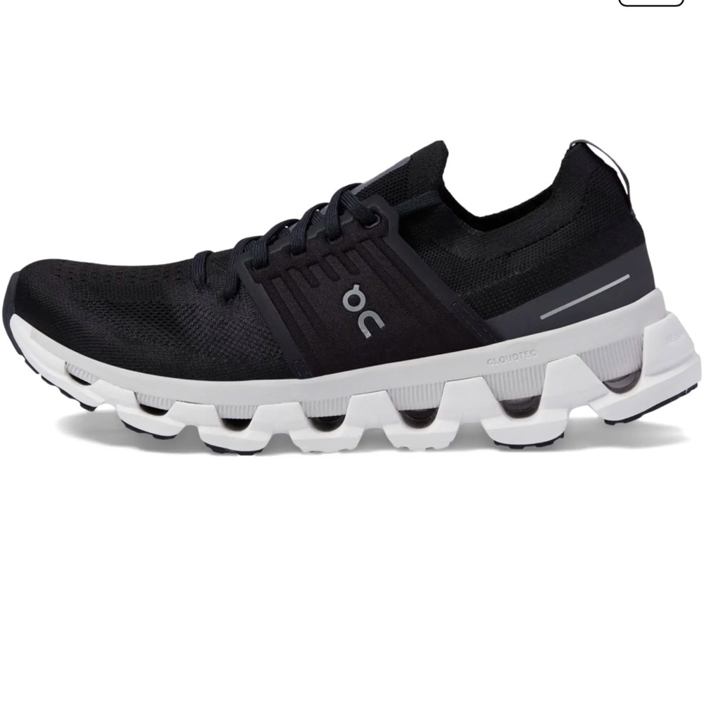Women’s On Cloudswift Cloudtec 3 Running Black and White Sneakers Size 8!
